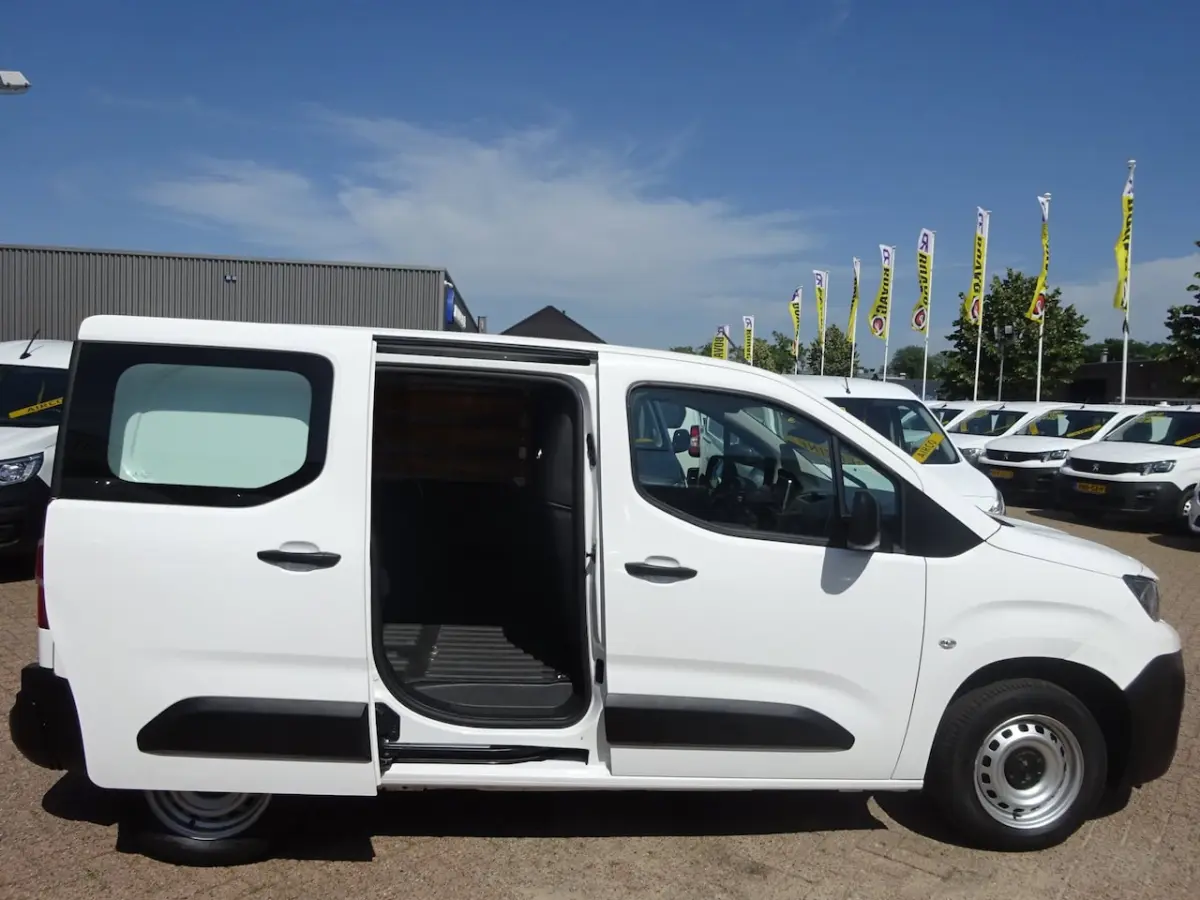 1.2 PureTech Pro BENZINE BPM VRIJ AIRCO NAVI CRUISE CONTROL PDC SCHUIFDEUR