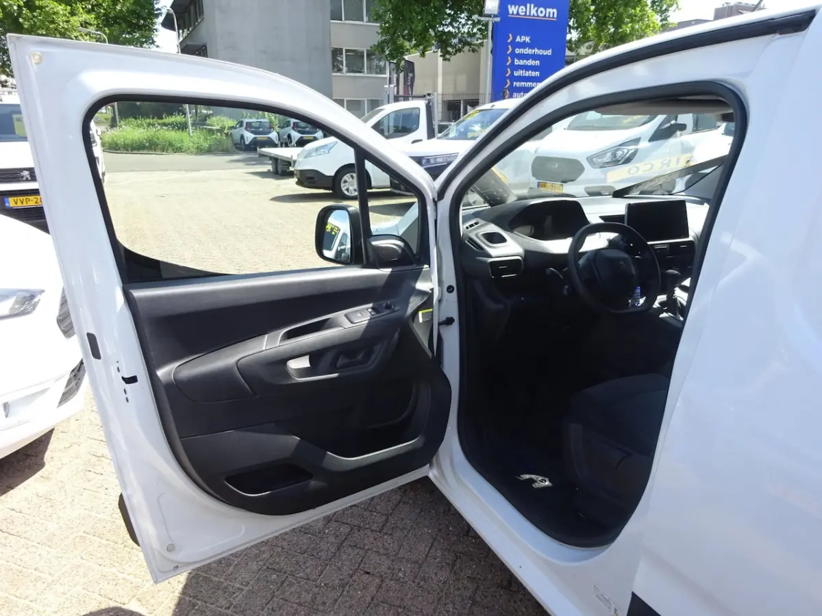 1.2 PureTech Pro BENZINE BPM VRIJ AIRCO NAVI CRUISE CONTROL PDC SCHUIFDEUR