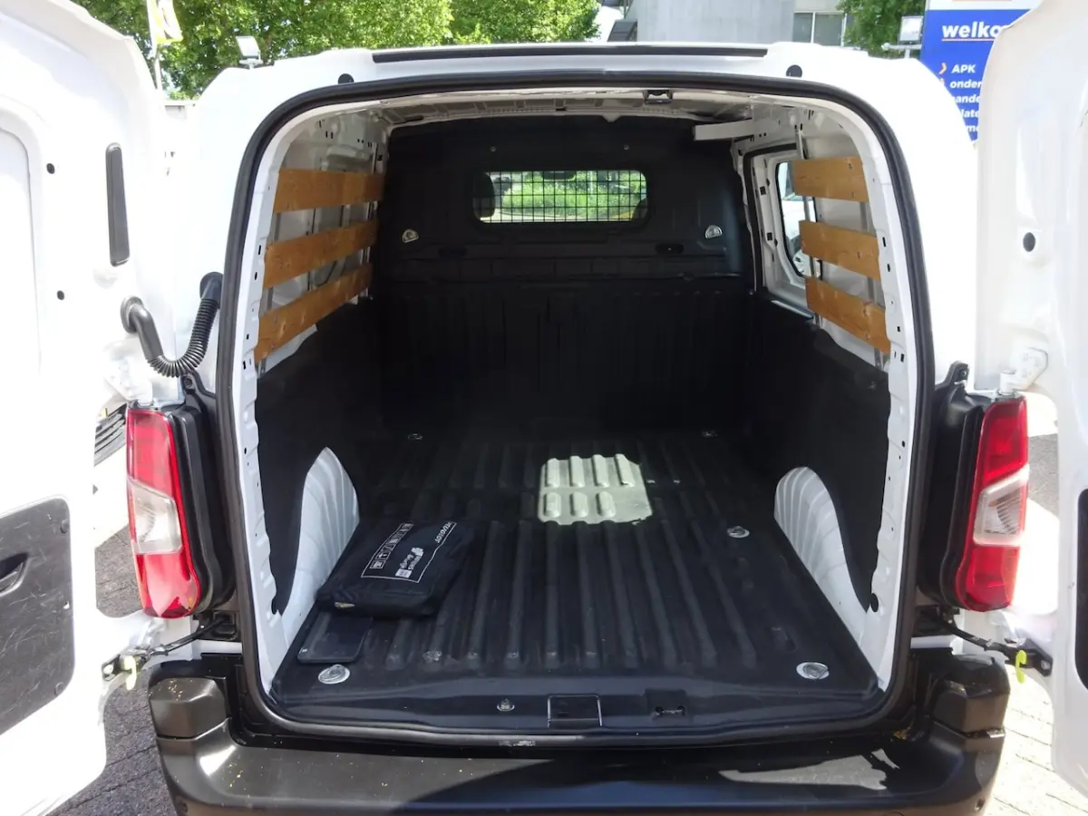 1.2 PureTech Pro BENZINE BPM VRIJ AIRCO NAVI CRUISE CONTROL PDC SCHUIFDEUR