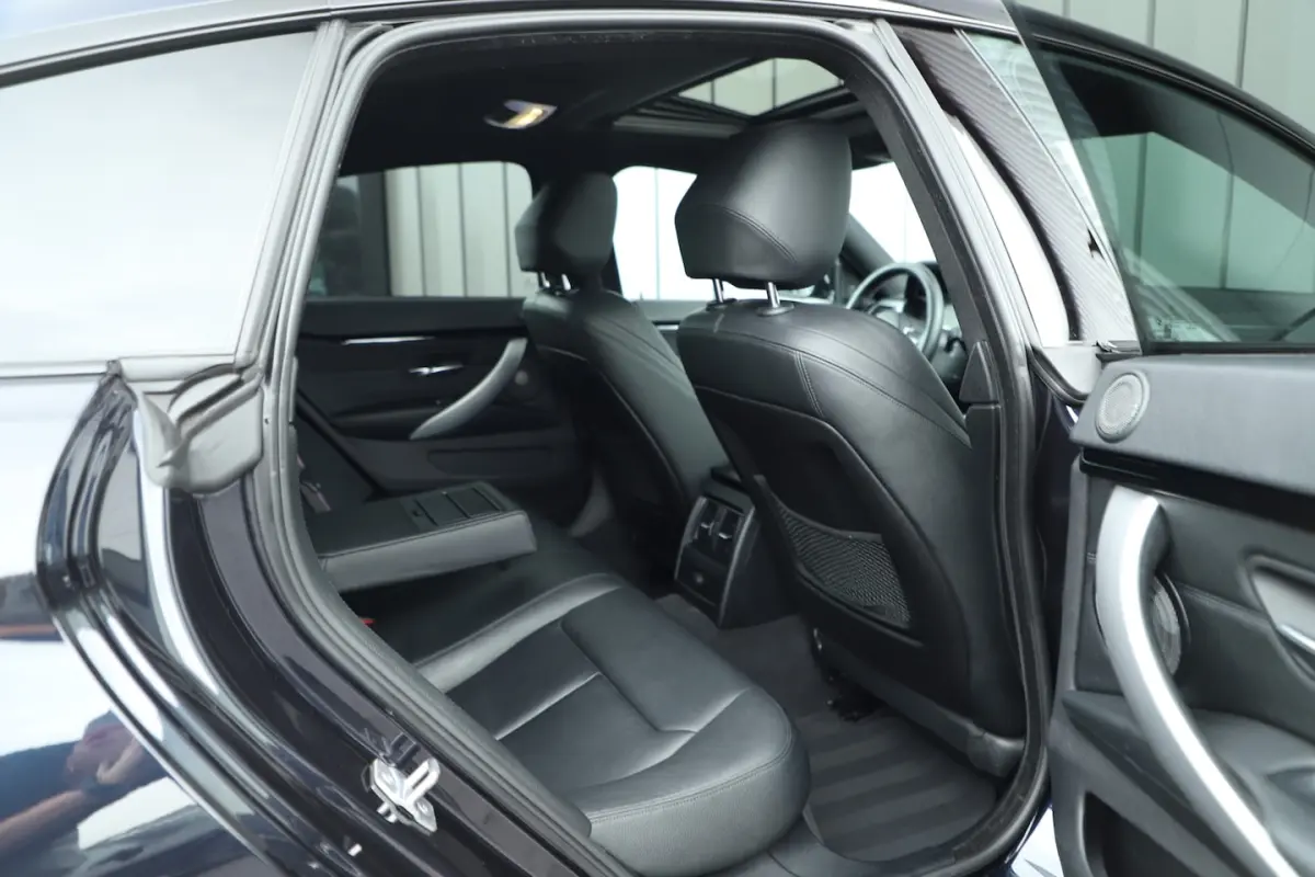 420i M-Sport | 184PK | Schuifdak | Head-up | Keyless-go | Harman/Kardon | Stuurwielverw. |