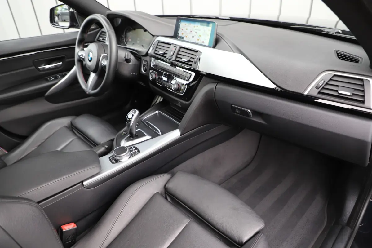 420i M-Sport | 184PK | Schuifdak | Head-up | Keyless-go | Harman/Kardon | Stuurwielverw. |