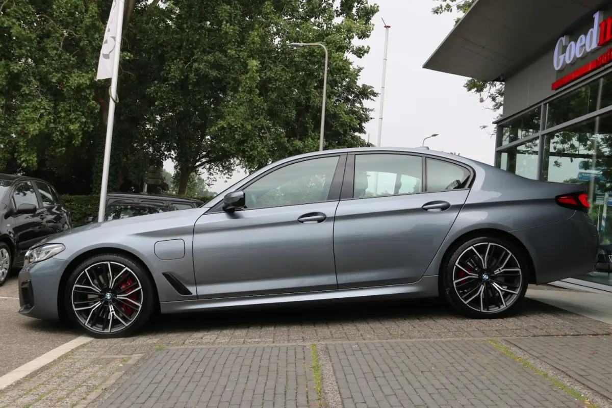 545e xDrive High Executive M-PAKKET