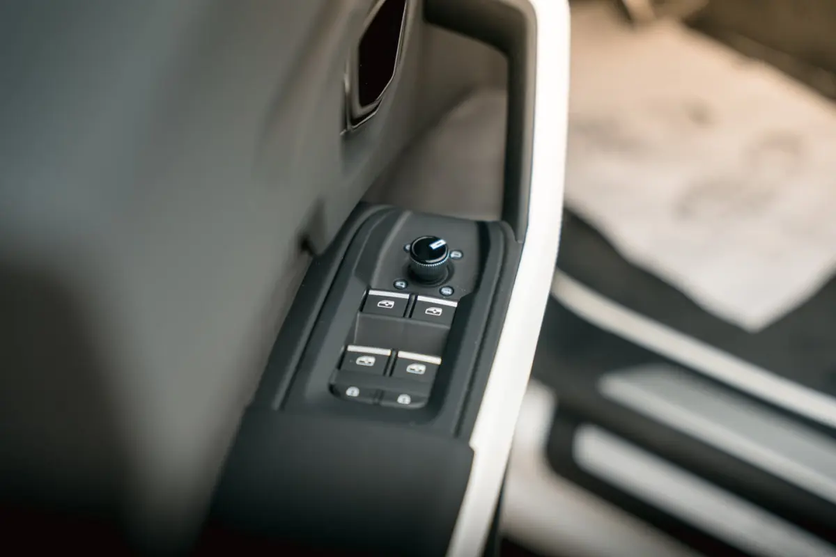 4.0 V8 Hybrid SE Zeer compleet