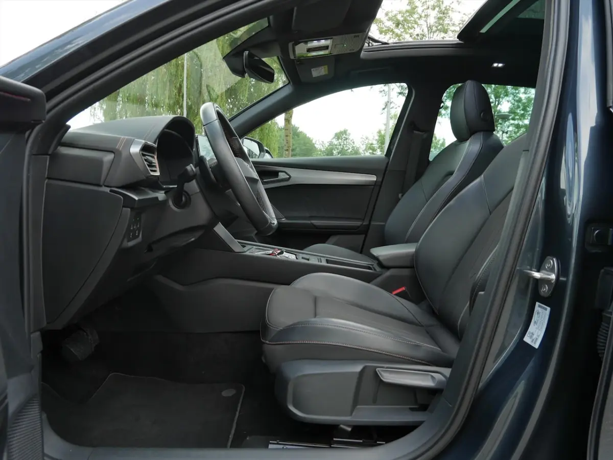 1.4 e-Hybrid 204pk DSG-6 Essential | Panoramadak | Carplay | Full LED |