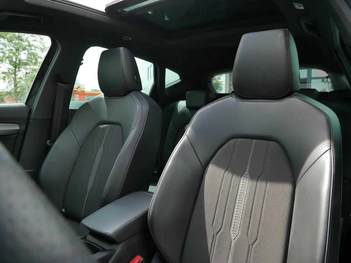 1.4 e-Hybrid 204pk DSG-6 Essential | Panoramadak | Carplay | Full LED |