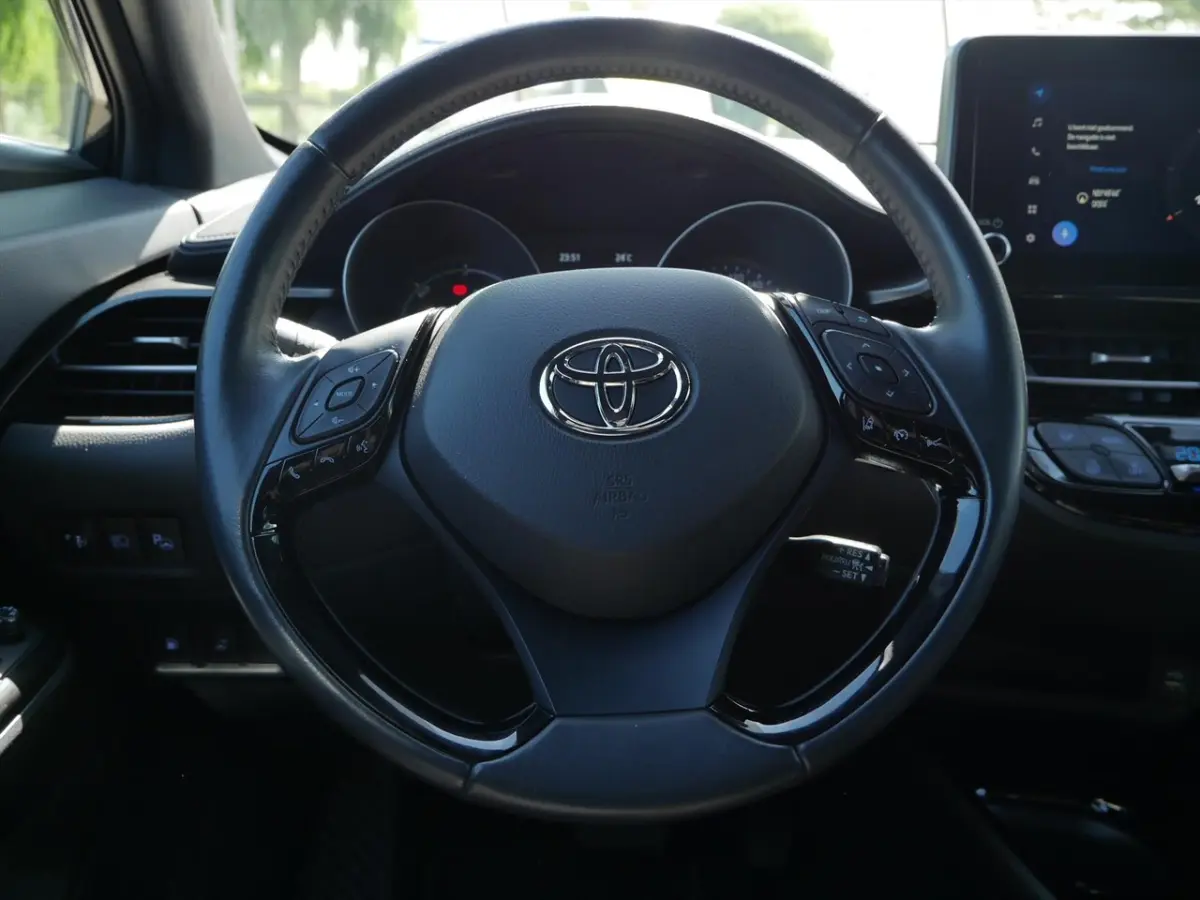 1.8 Hybrid 122pk CVT Dynamic | Stoelverwarming | CarPlay | 18"inch |
