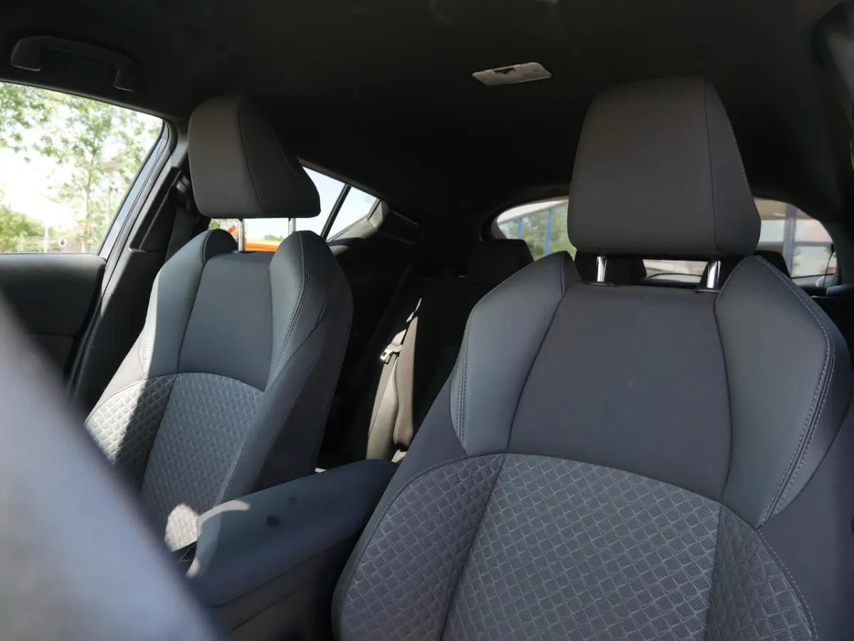 1.8 Hybrid 122pk CVT Dynamic | Stoelverwarming | CarPlay | 18"inch |