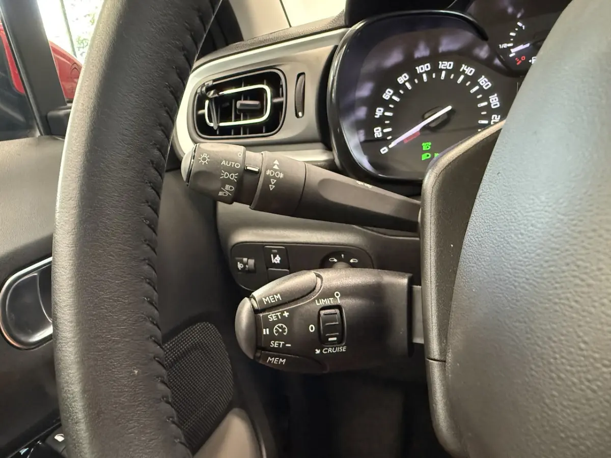 1.2 PureTech S&S Shine Carplay PDC Climate control