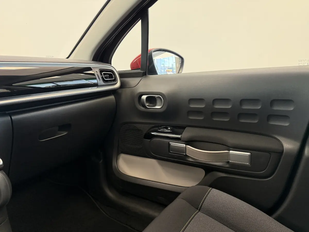 1.2 PureTech S&S Shine Carplay PDC Climate control