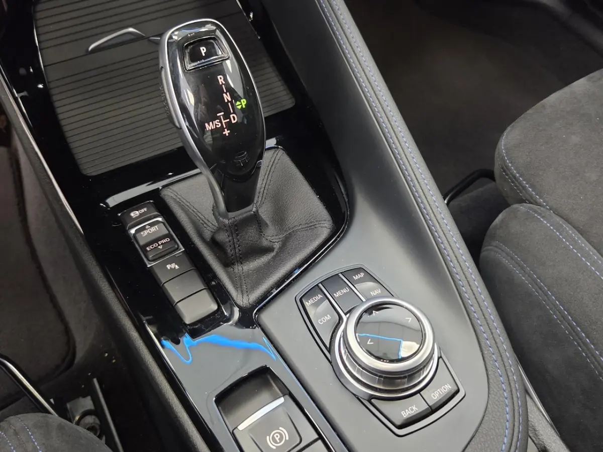 sDrive18i Executive M-sport Full-led Navigatie 19'inch lmv