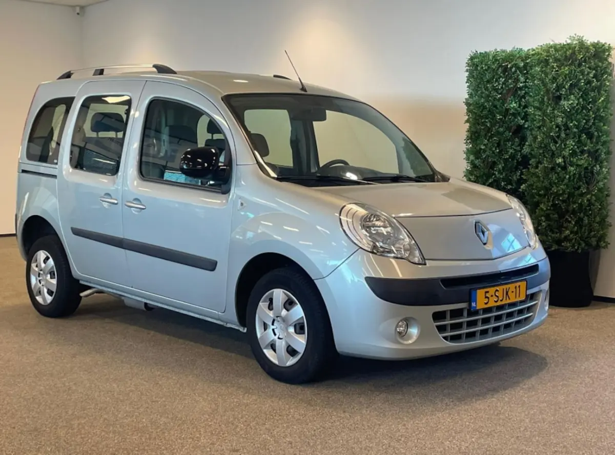1.6 16V 110 2008