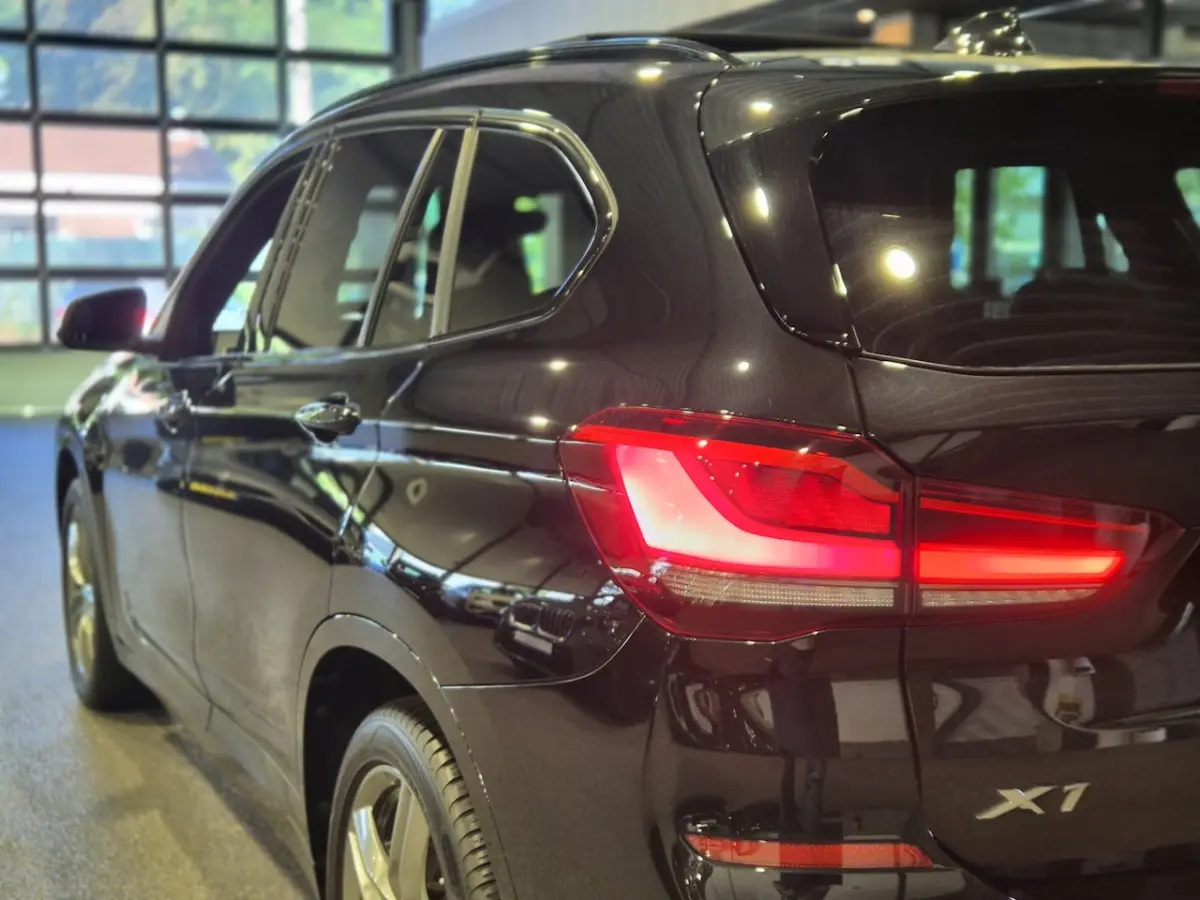 xDrive25e High Executive M-Sport | Panorama | HUD | Navigatie | Stoelverwarming