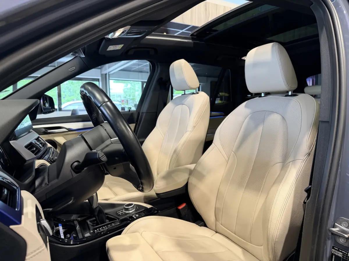 xDrive25e High Executive M-Sport | Panorama | CrÃ¨me leder | Camera | Navigatie Plus