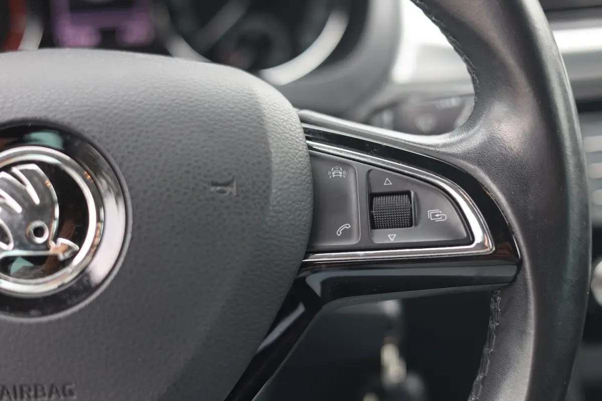 1.0 TSI GREENTECH DRIVE | NAVI | CARPLAY | CLIMA
