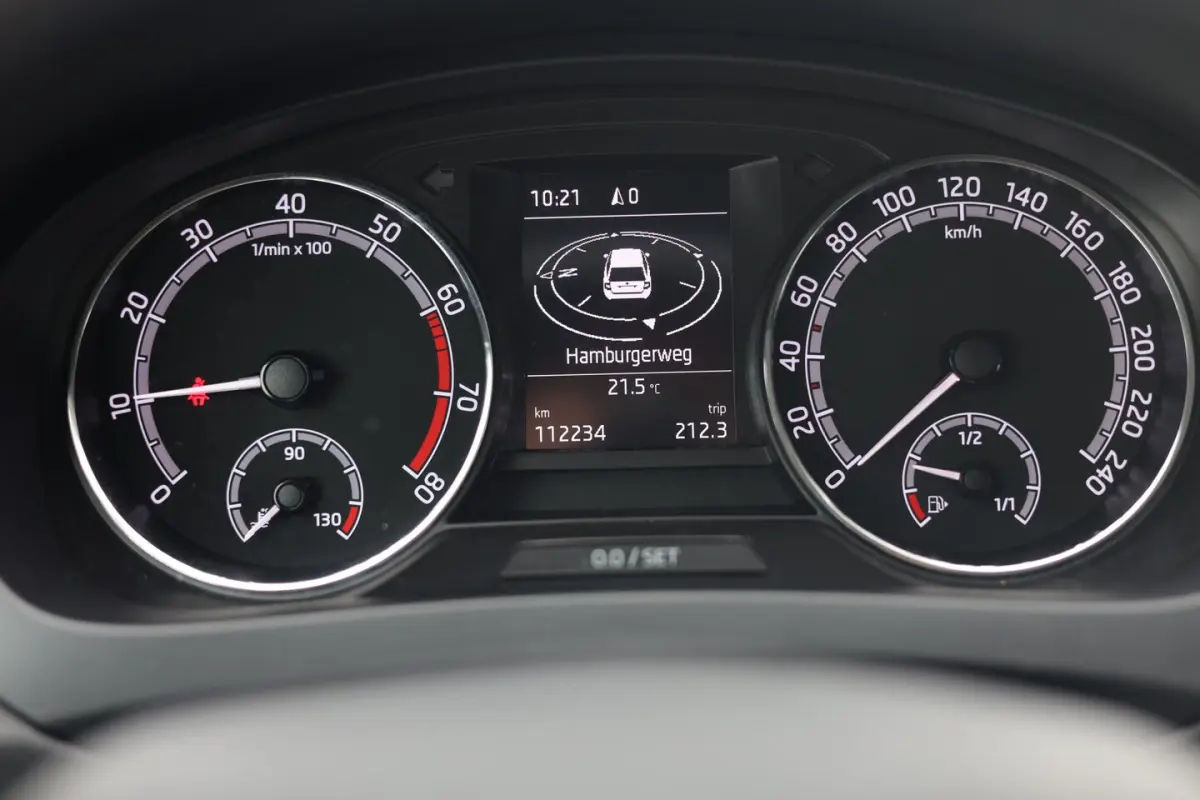 1.0 TSI GREENTECH DRIVE | NAVI | CARPLAY | CLIMA