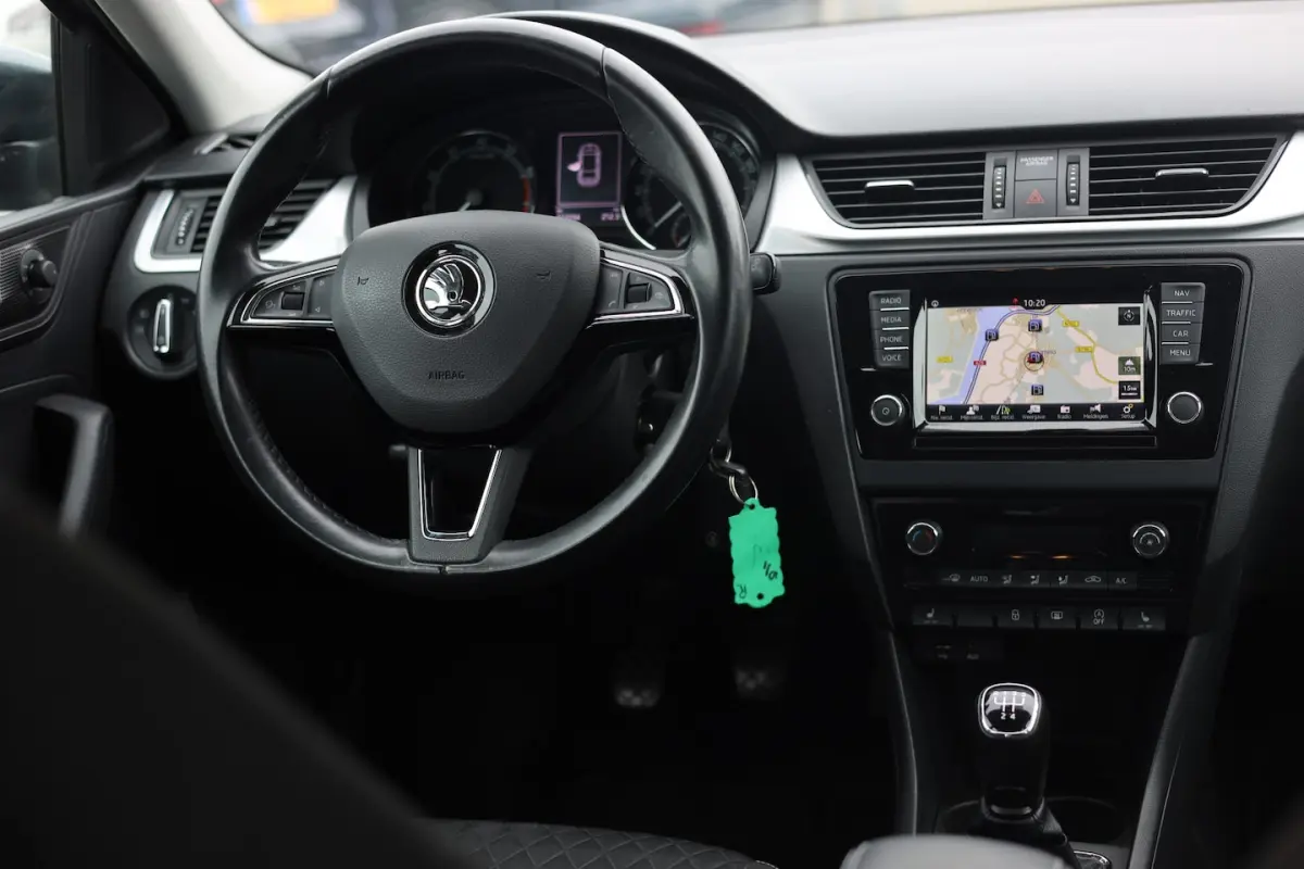1.0 TSI GREENTECH DRIVE | NAVI | CARPLAY | CLIMA