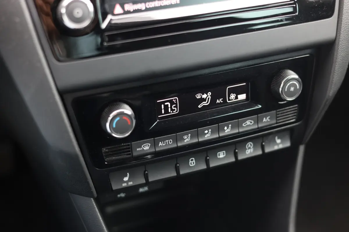 1.0 TSI GREENTECH DRIVE | NAVI | CARPLAY | CLIMA