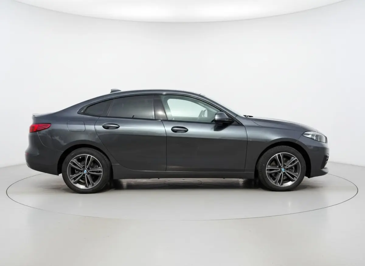 218i High Executive Edition PANO - CARPLAY - LED - CRUISE