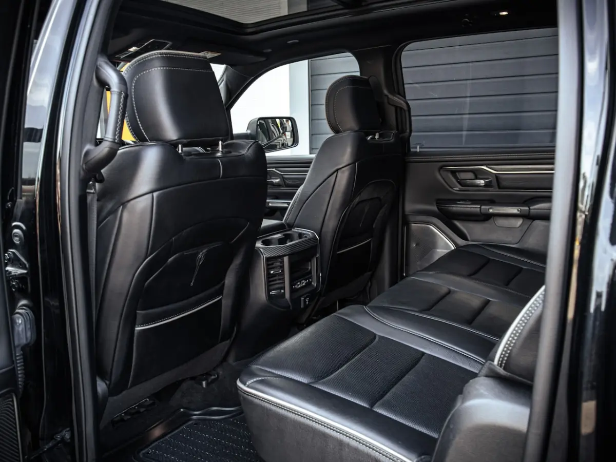 5.7 V8 4x4 Crew Cab Limited Night | Widebody| 22" wielenset