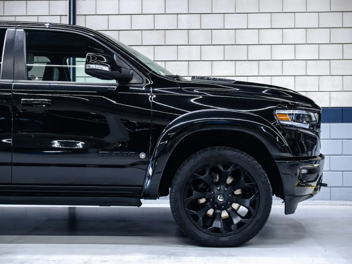 5.7 V8 4x4 Crew Cab Limited Night | Widebody| 22" wielenset
