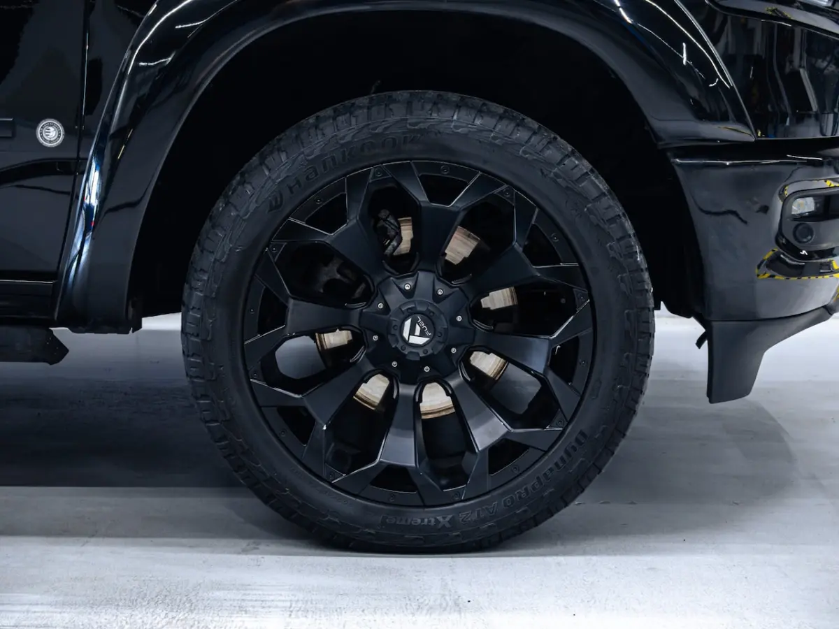 5.7 V8 4x4 Crew Cab Limited Night | Widebody| 22" wielenset
