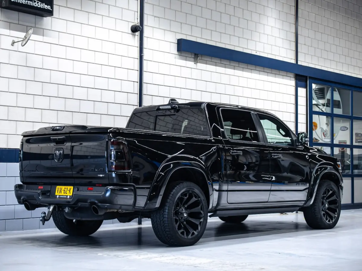 5.7 V8 4x4 Crew Cab Limited Night | Widebody| 22" wielenset