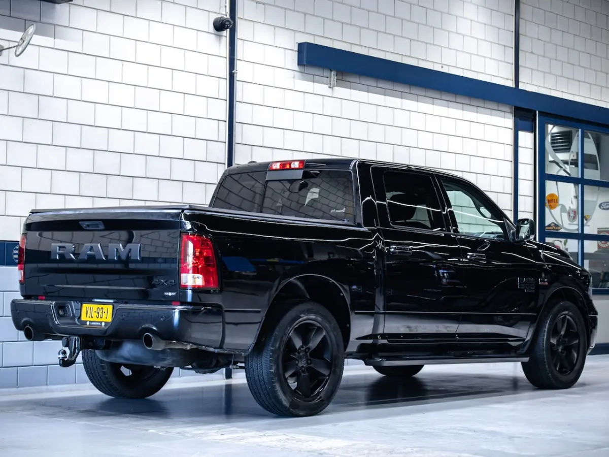 SLT Classic 5.7L Hemi V8 Automaat 4x4 Volledige historie bekend