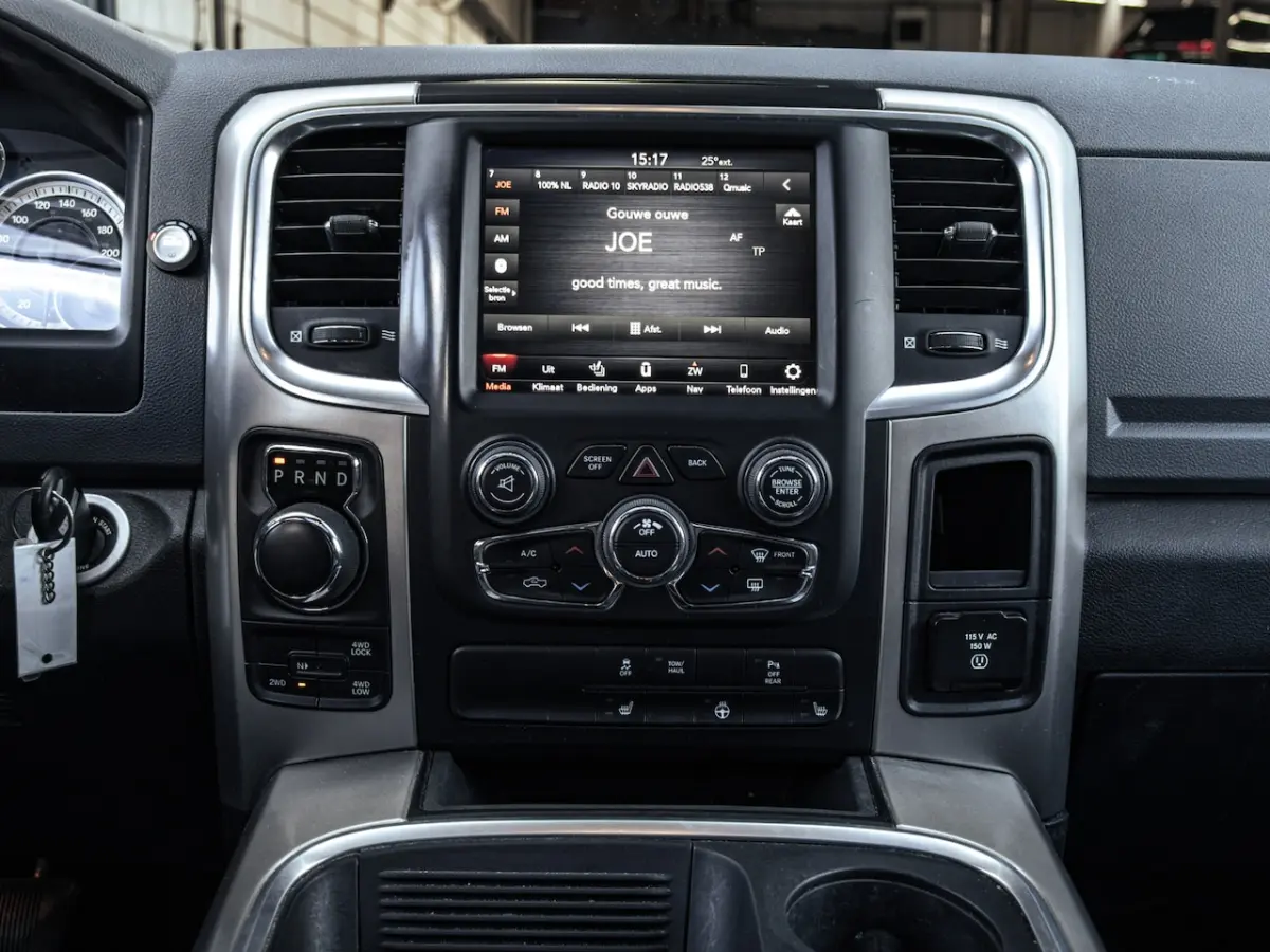 SLT Classic 5.7L Hemi V8 Automaat 4x4 Volledige historie bekend