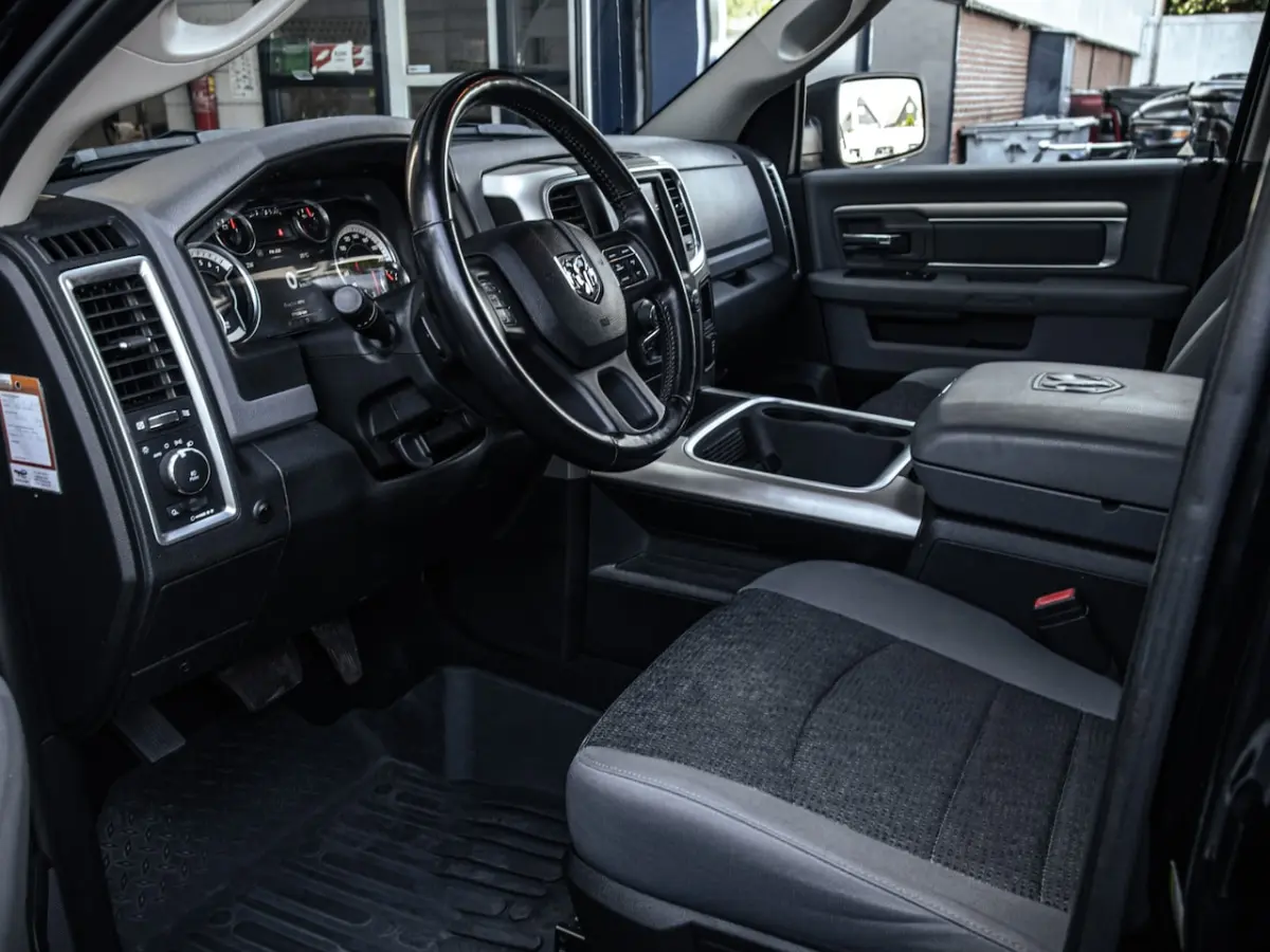 SLT Classic 5.7L Hemi V8 Automaat 4x4 Volledige historie bekend