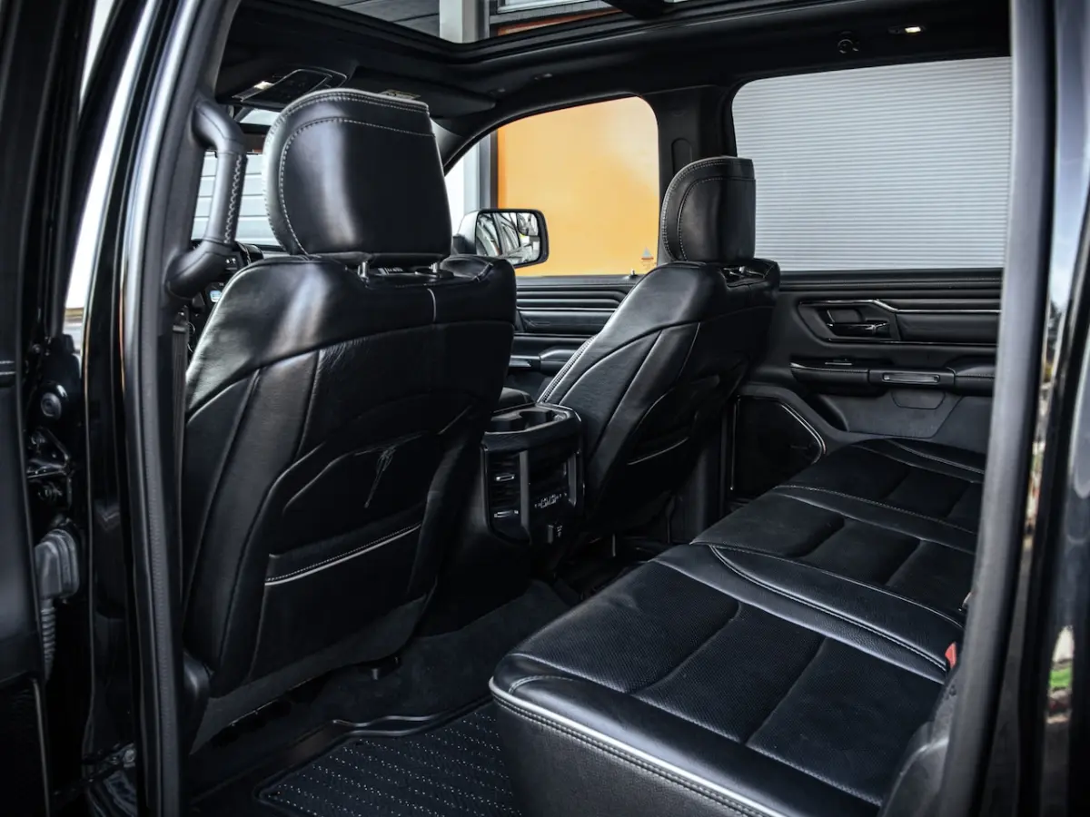 5.7 V8 4x4 Crew Cab Limited Night Edition | Rambox | 1e Eigenaar