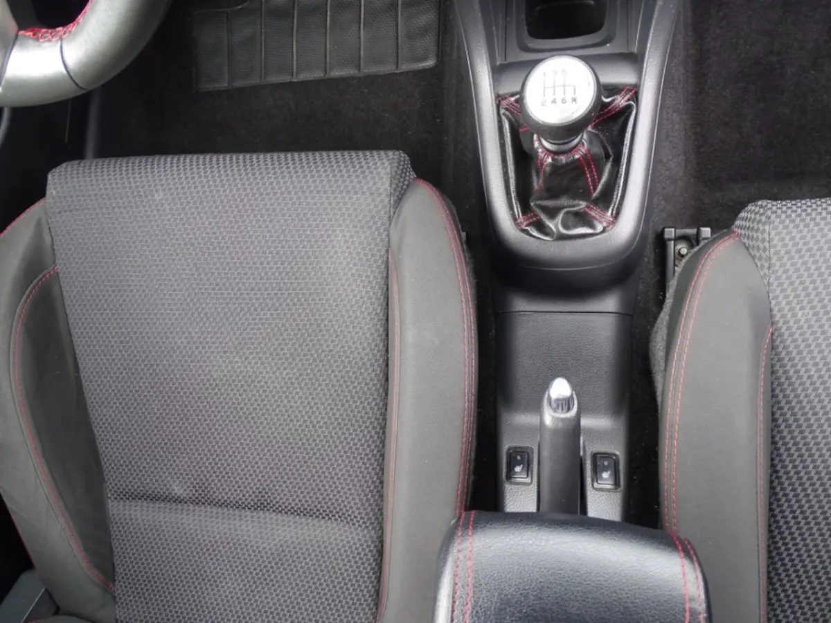 1.6 SPORT 136 Pk-Verw stl-Airco-Blth-Usb-Xenon
