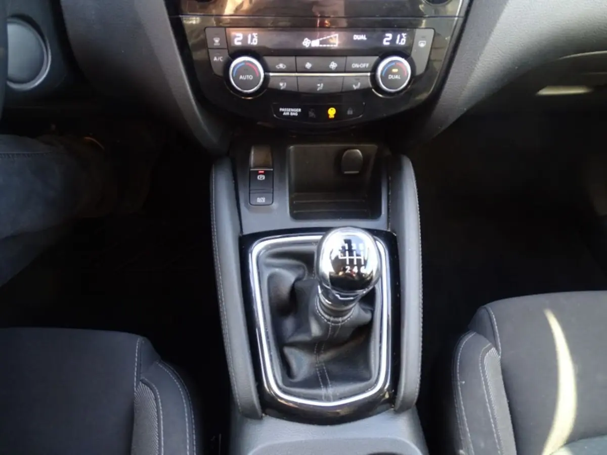 1.2 N-CONNECTA-122192 Km-Cam-Navi-Blth-Media-Clima-Pdc