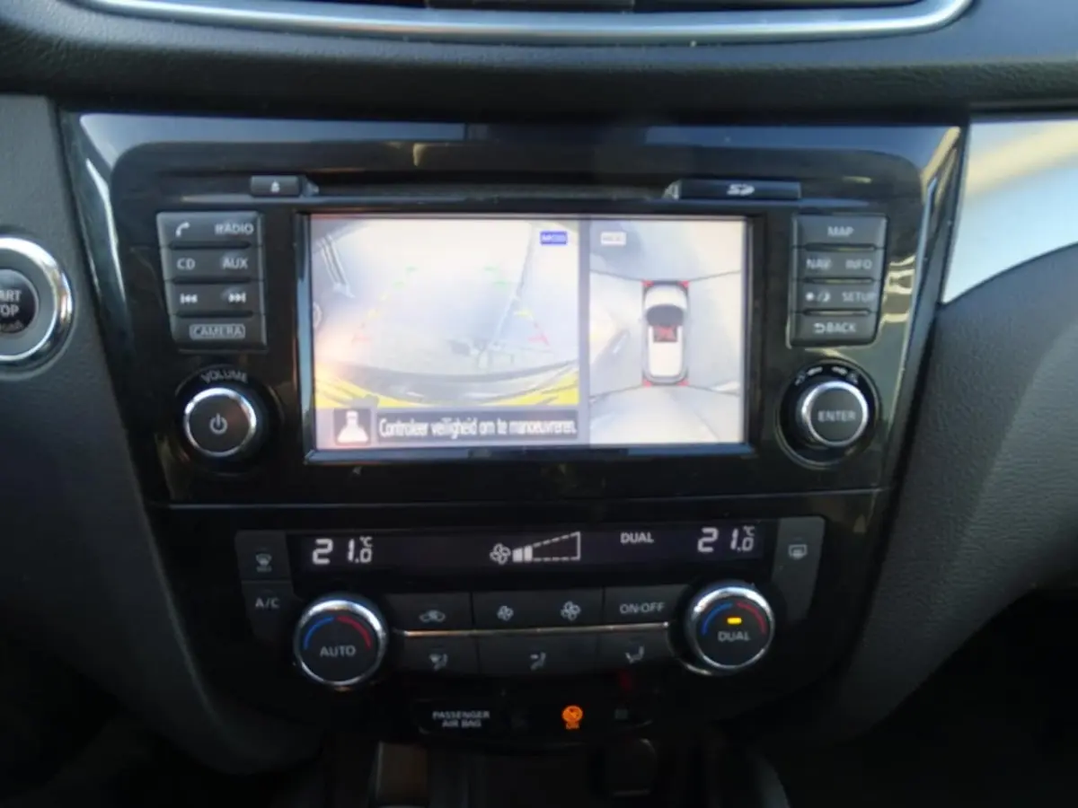 1.2 N-CONNECTA-122192 Km-Cam-Navi-Blth-Media-Clima-Pdc