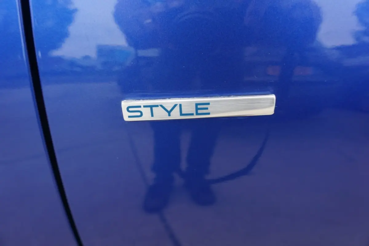 1.0 e-VTi 72pk 5D Style Camera