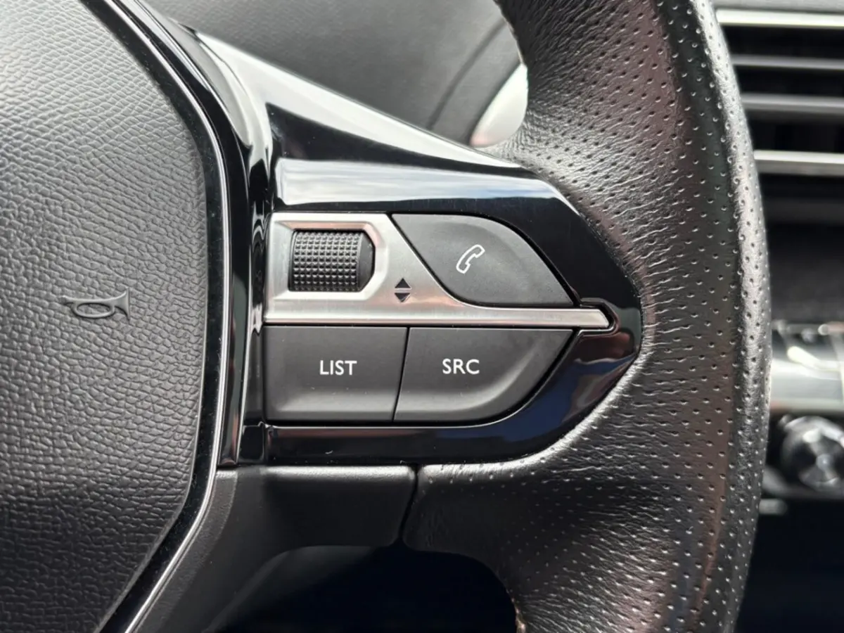 1.2 PURETECH GT LINE . PANO NAVI CAMERA EL. ACHTERKLEP