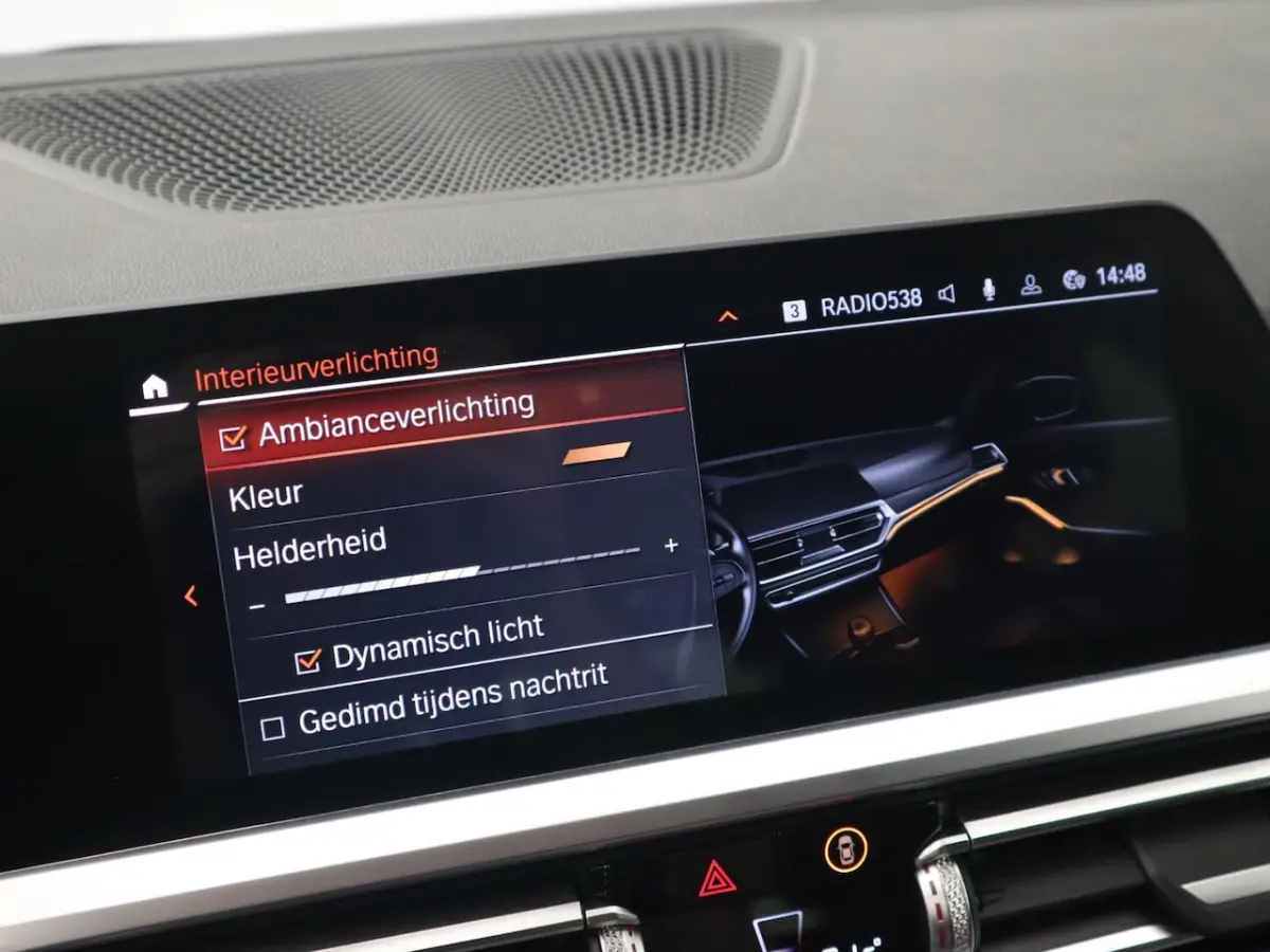 318i Executive Edition M-SPORT / BLACK OPTIC / CARPLAY / FULL LED / NAVI / VIRTUAL / NAVI
