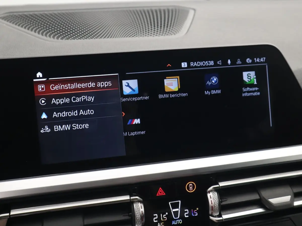 318i Executive Edition M-SPORT / BLACK OPTIC / CARPLAY / FULL LED / NAVI / VIRTUAL / NAVI