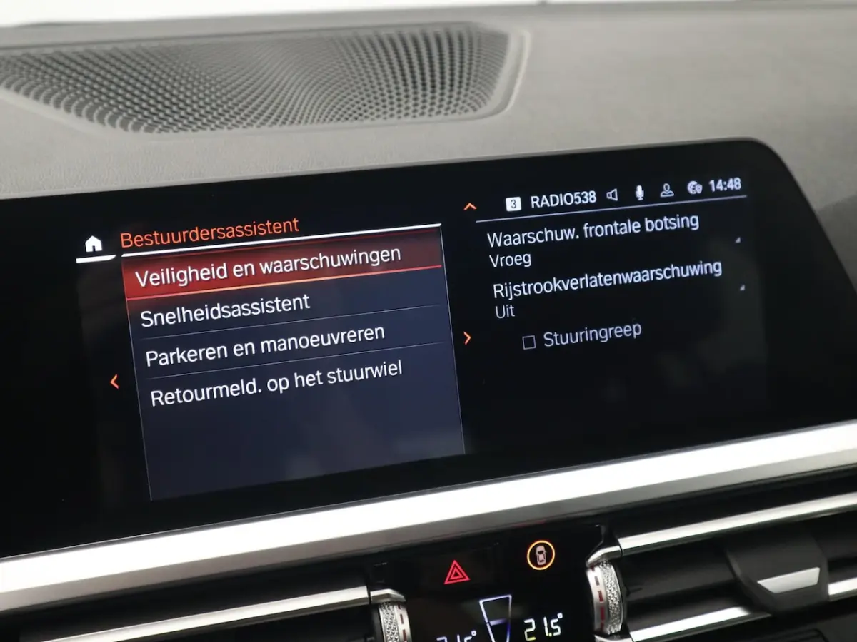 318i Executive Edition M-SPORT / BLACK OPTIC / CARPLAY / FULL LED / NAVI / VIRTUAL / NAVI