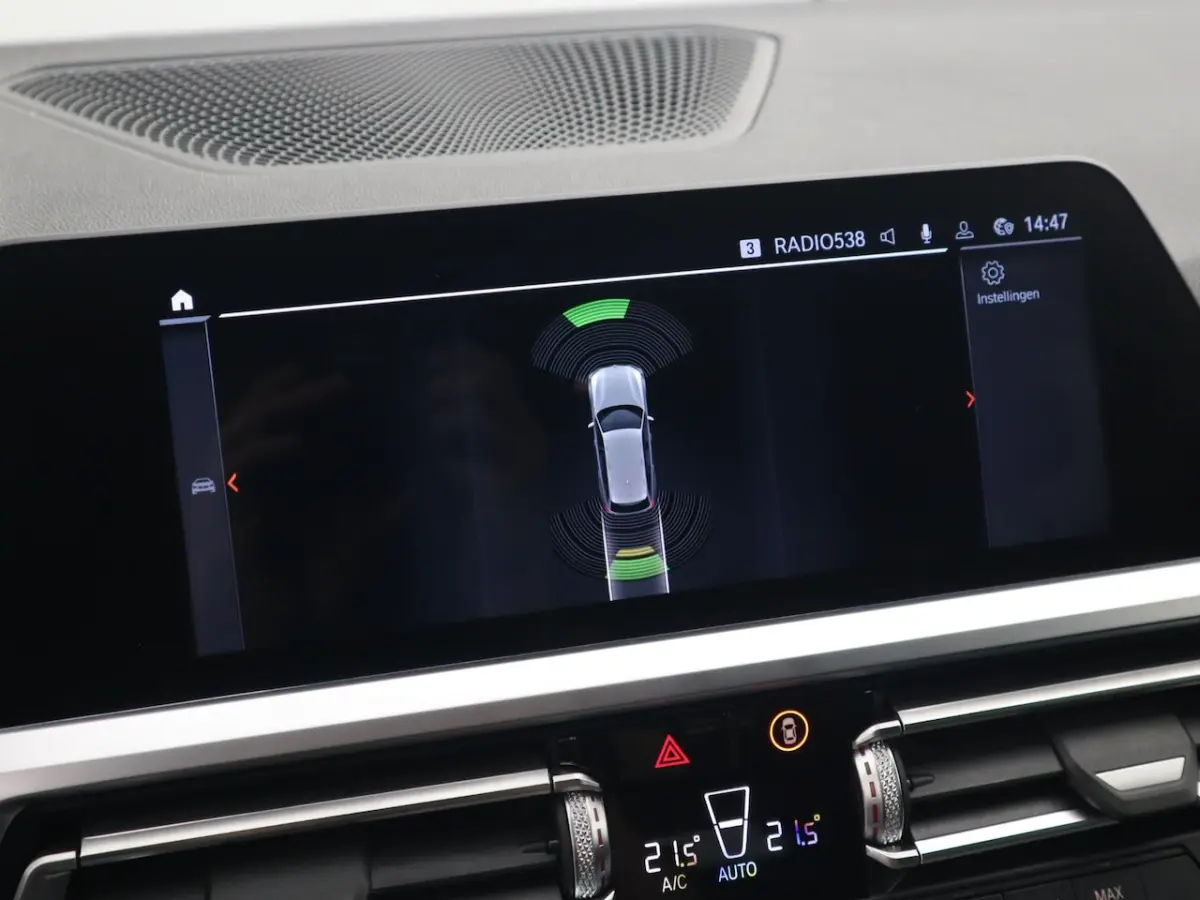 318i Executive Edition M-SPORT / BLACK OPTIC / CARPLAY / FULL LED / NAVI / VIRTUAL / NAVI