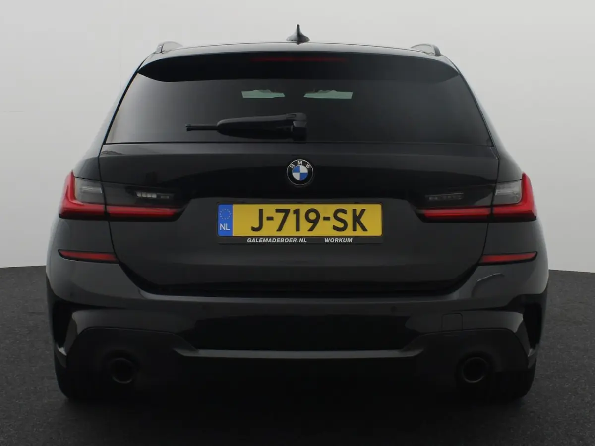 318i Executive Edition M-SPORT / BLACK OPTIC / CARPLAY / FULL LED / NAVI / VIRTUAL / NAVI