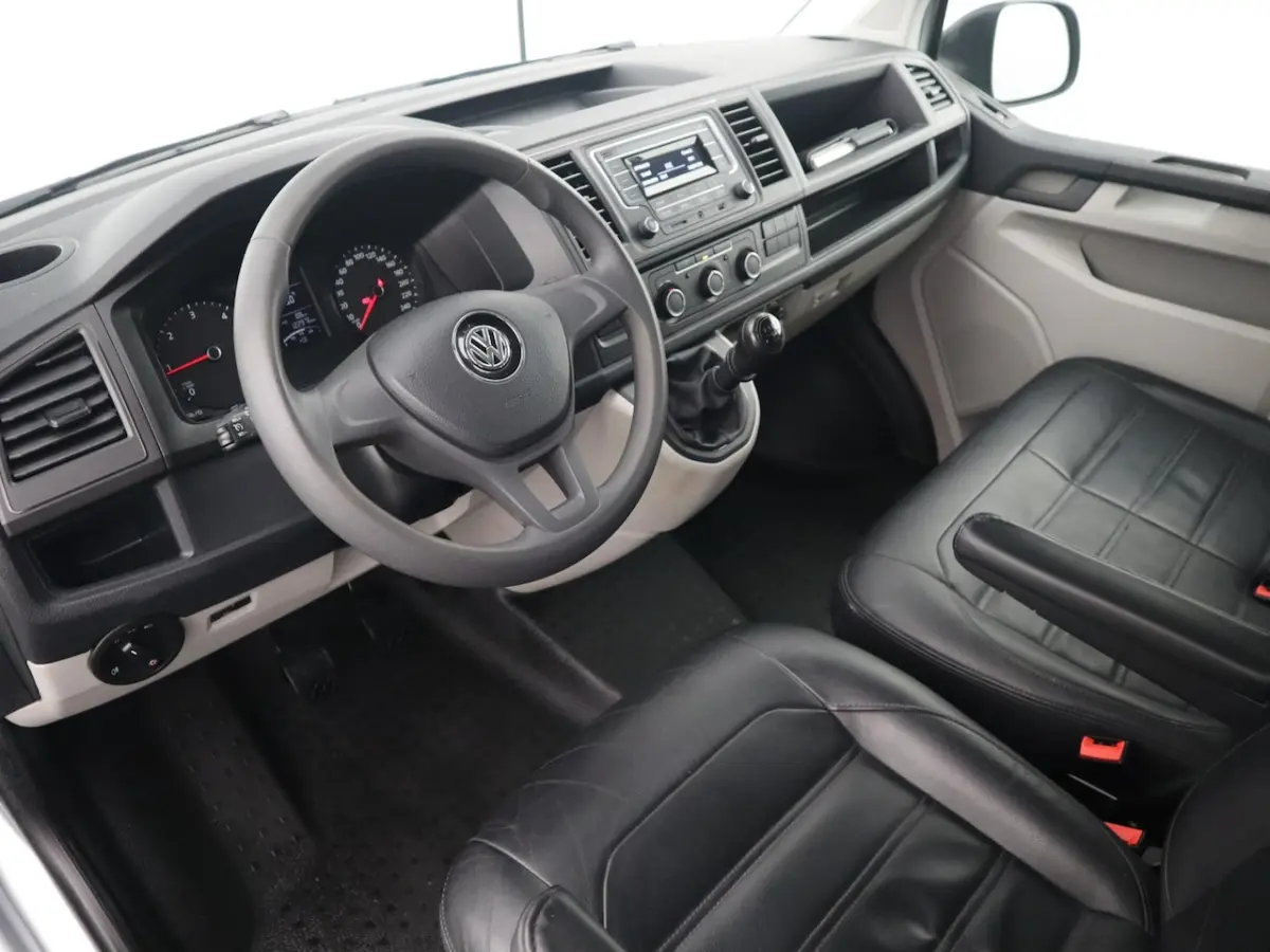 2.0 TDI L2H1 DC 6 PERS / TREKHAAK / 1STE EIG / DEALER OH / LEDER / AIRCO / BLUETOOTH / CRU