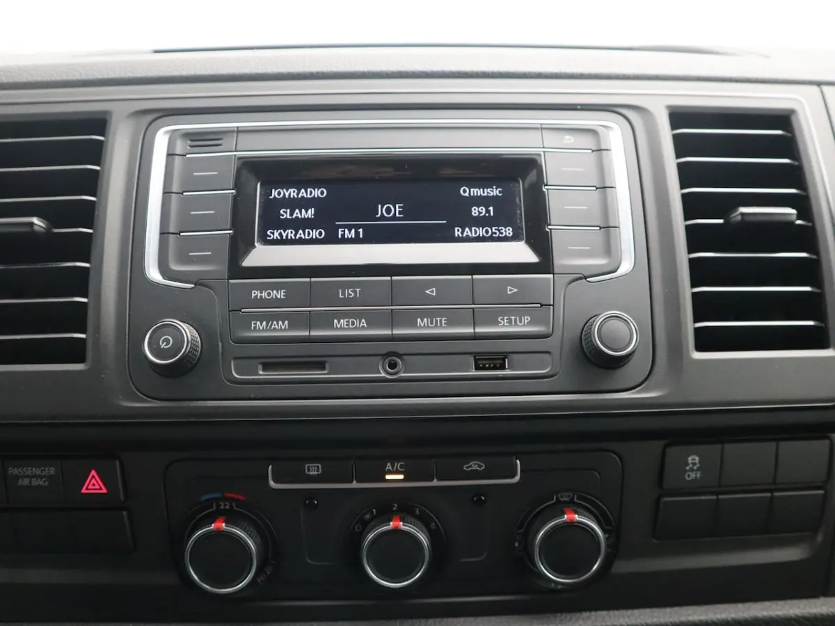 2.0 TDI L2H1 DC 6 PERS / TREKHAAK / 1STE EIG / DEALER OH / LEDER / AIRCO / BLUETOOTH / CRU