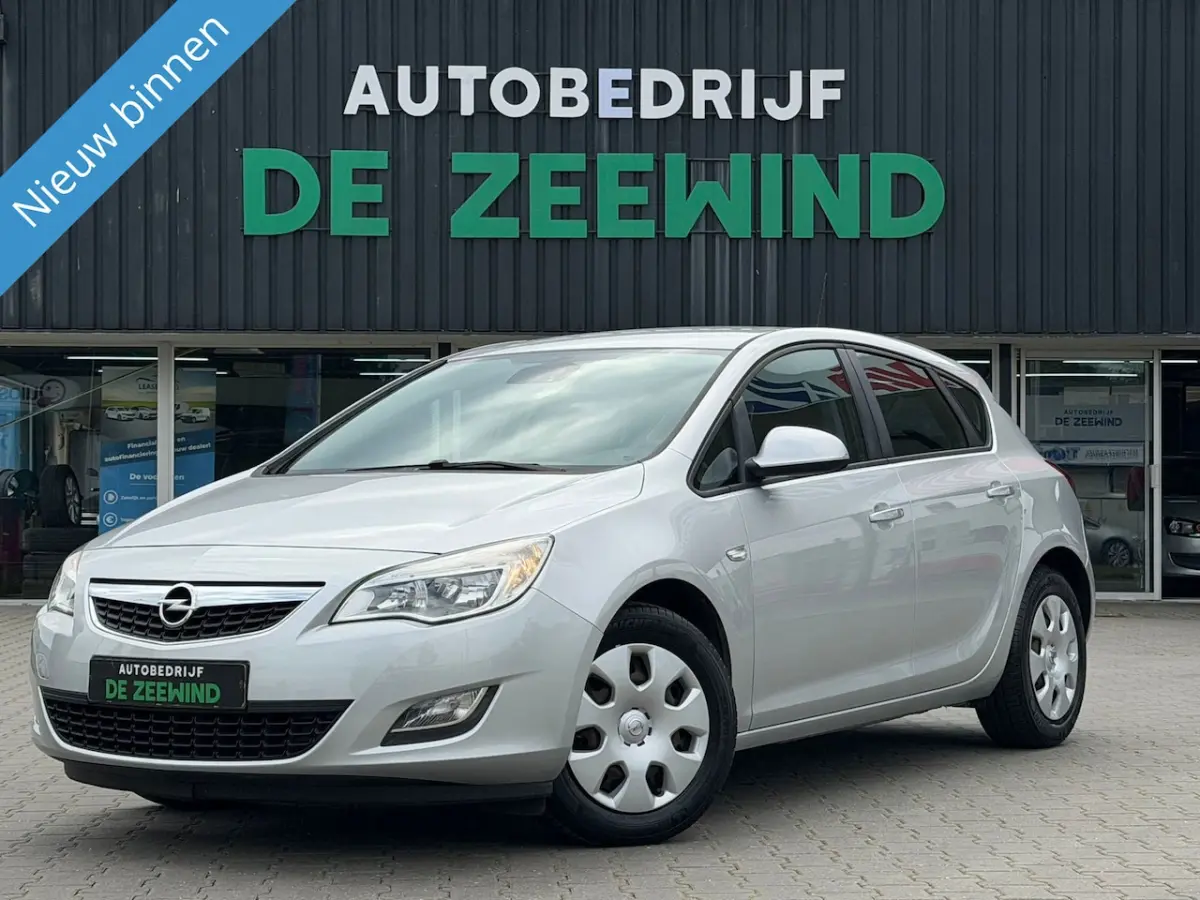 Opel Astra 2010 Benzine Handgeschakeld leasen