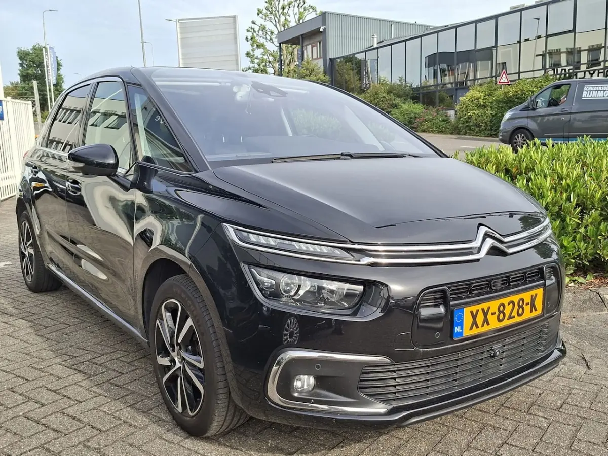 1.2 PureTech Shine panoramadak / navigatie / automaat / app