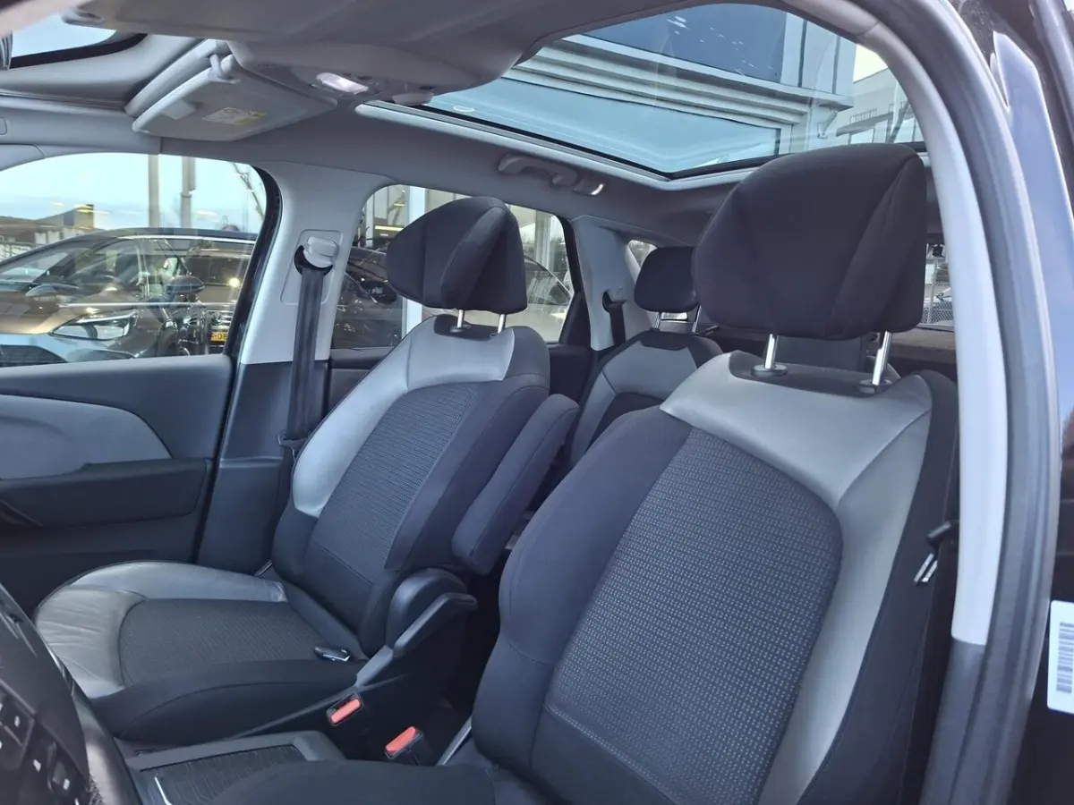 1.2 PureTech Shine panoramadak / navigatie / automaat / app