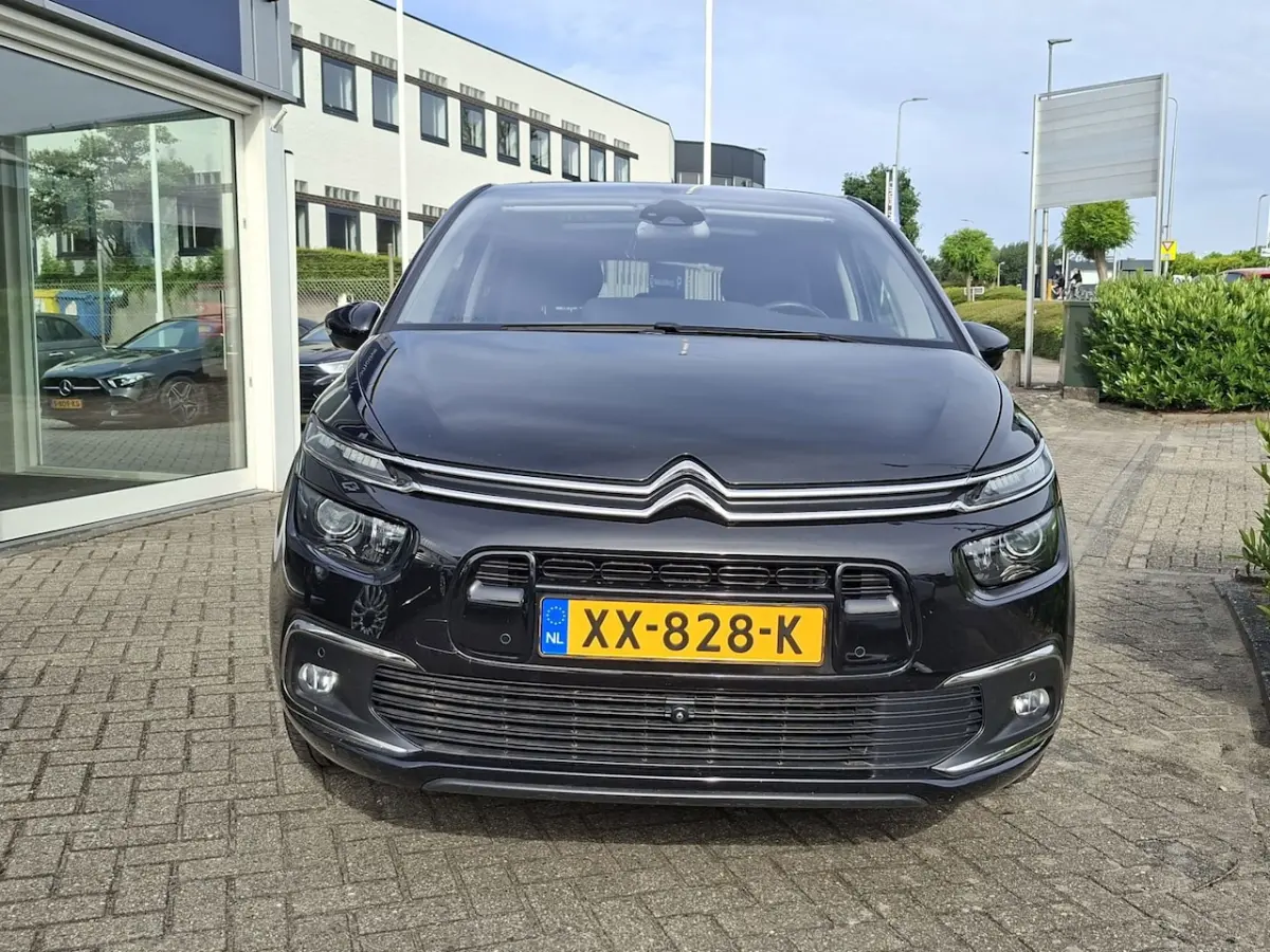 1.2 PureTech Shine panoramadak / navigatie / automaat / app