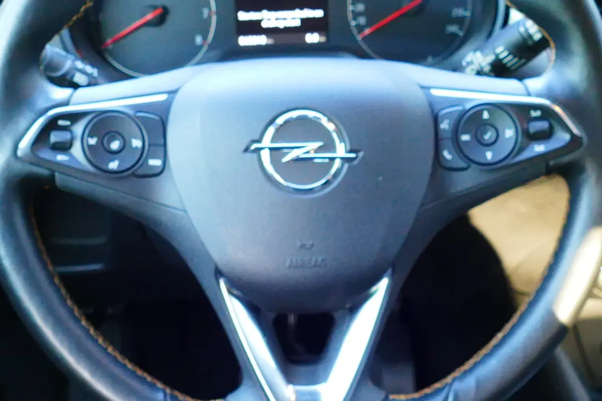 1.2 110pk Turbo Innovation Bi-Tone, Navi, Clima, Cruise, Stoel&StuurVerw, 16"LMV