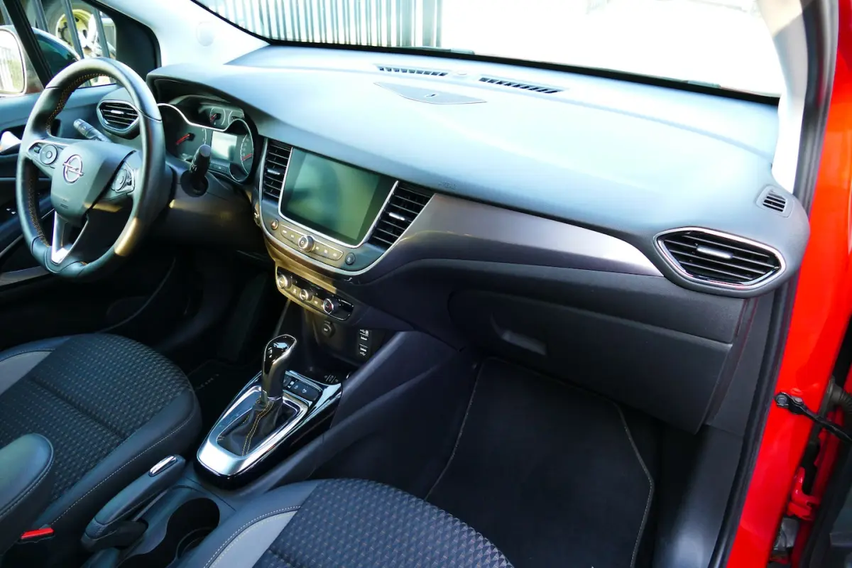 1.2 110pk Turbo Innovation Bi-Tone, Navi, Clima, Cruise, Stoel&StuurVerw, 16"LMV