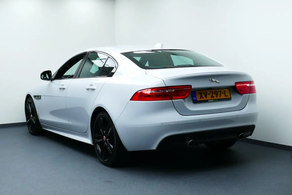 2.0t Prestige R-Sport Wit Metallic. 19"LMV, Navi, Camera, Xenon, Stoelverw