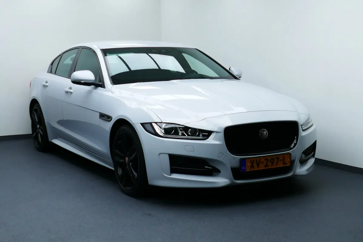 2.0t Prestige R-Sport Wit Metallic. 19"LMV, Navi, Camera, Xenon, Stoelverw